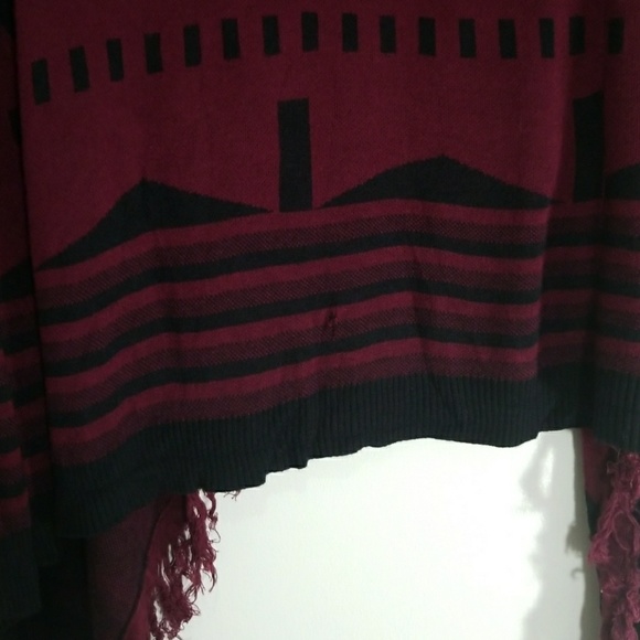 Aztec Print Sweater - Picture 5 of 7