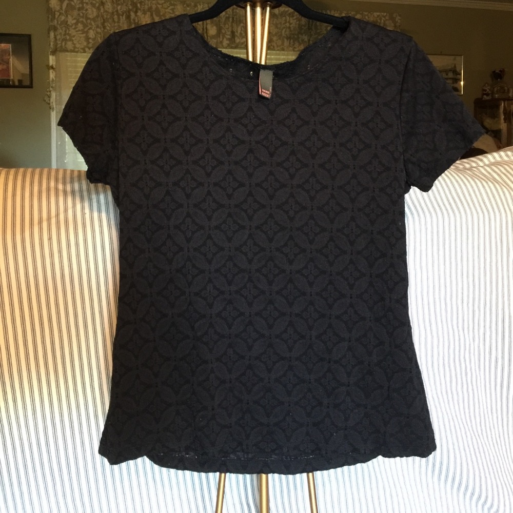 END OF YEAR SALE  Top short sleeve Black Lace  New York/ Sere Nade