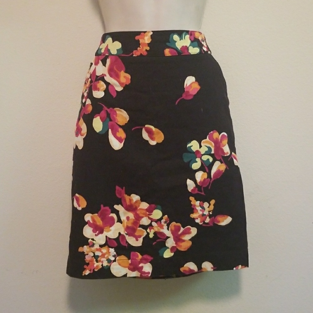 Floral printed skirt