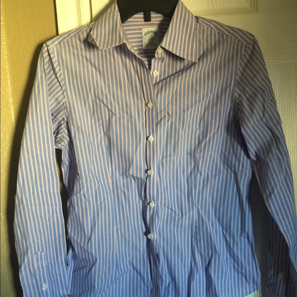A bundle of 3 Brooks Brothers Button downs. - Picture 7 of 8