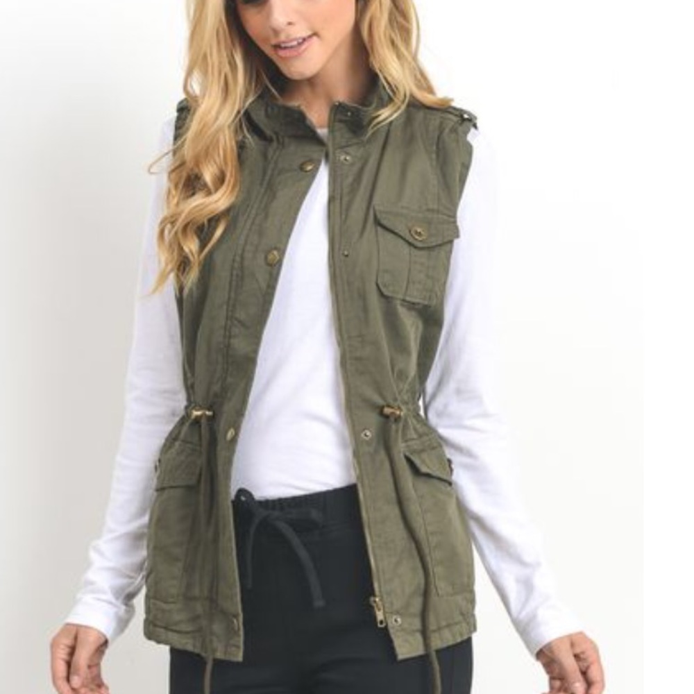 💕HP 3-16!💕 ✨LAST ONE!!✨ Fur Lined Utility Vest - Picture 3 of 4