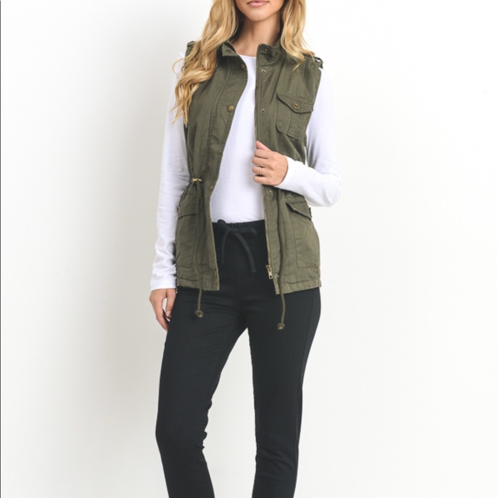 💕HP 3-16!💕 ✨LAST ONE!!✨ Fur Lined Utility Vest - Picture 2 of 4