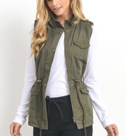 💕HP 3-16!💕 ✨LAST ONE!!✨ Fur Lined Utility Vest - Picture 3 of 4