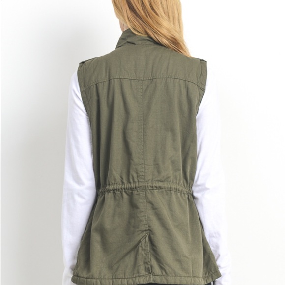 💕HP 3-16!💕 ✨LAST ONE!!✨ Fur Lined Utility Vest - Picture 4 of 4