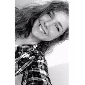 Meet your Posher, Danielle