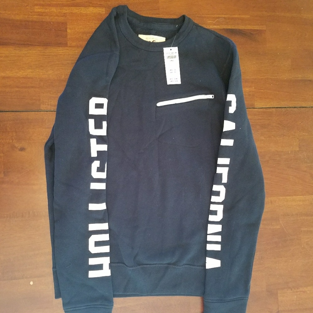 NWT. Guys Hollister Crew Sweatshirt Small