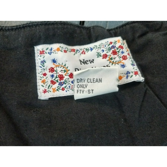 New Directions L Embroidered Vest Black Floral - Picture 4 of 6