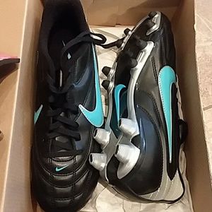 Soccer cleats