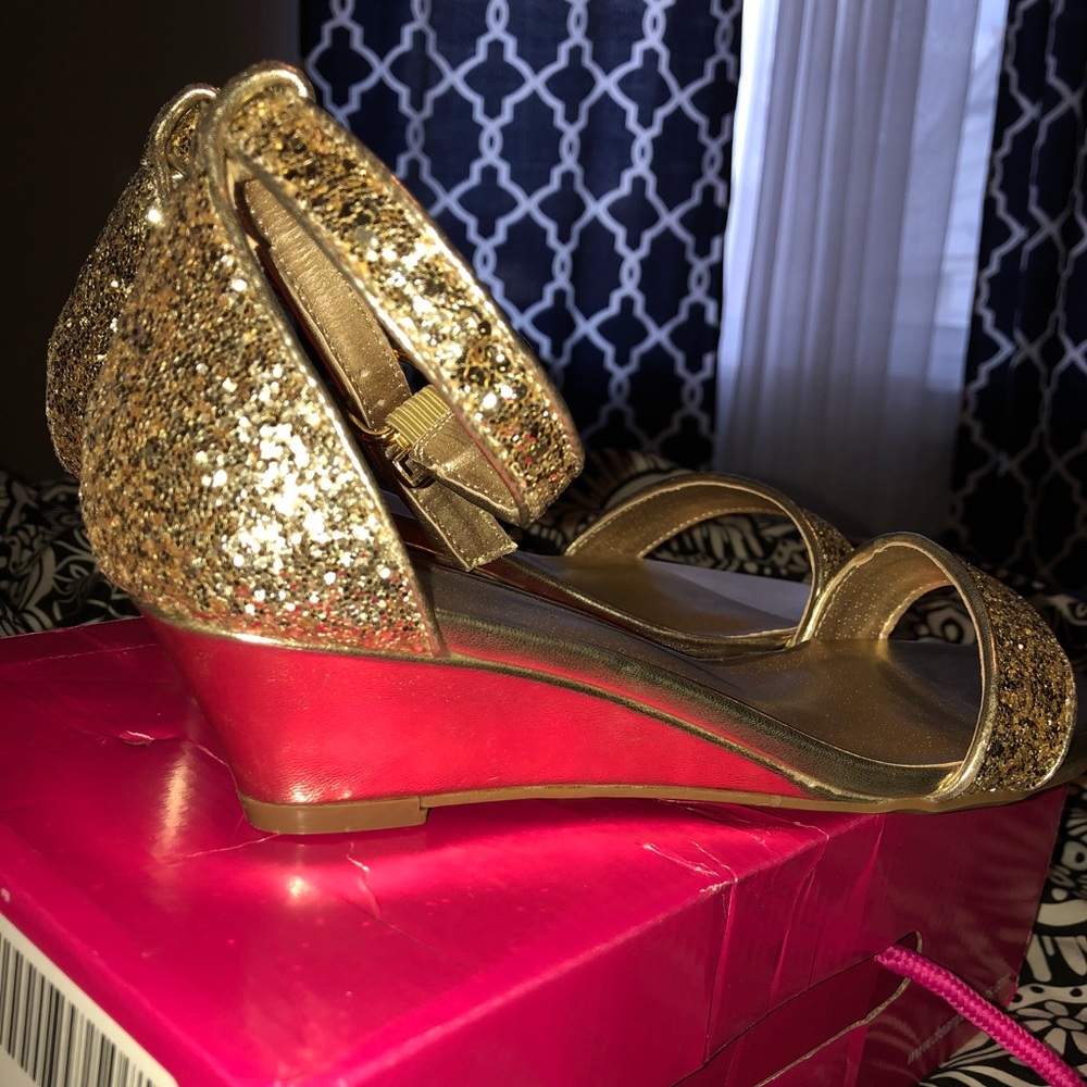 Gold Wedges