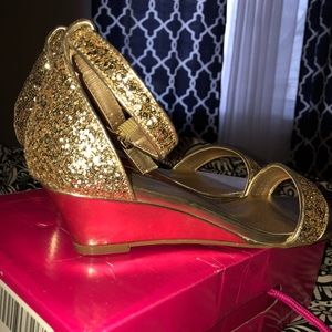 Gold Wedges