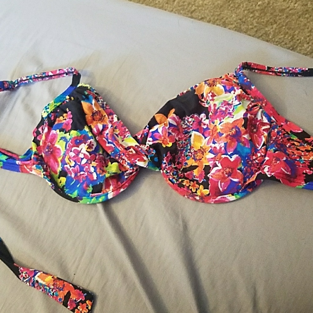 Floral bikini top