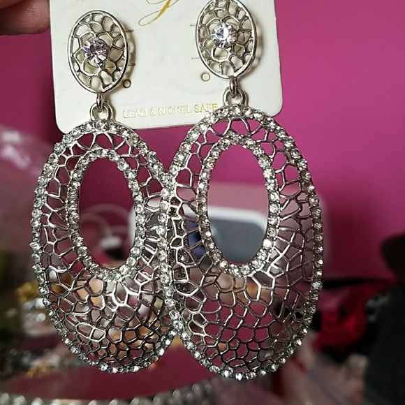 Fashion Bling Earrings - Picture 2 of 4