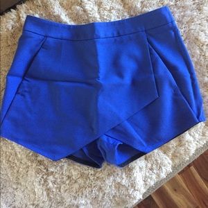 Med Rise Shorts