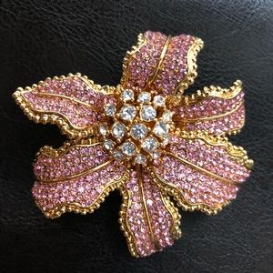 Flower pin/ brooch (SOLD!)