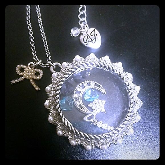 Betsey Johnson celestial moon dream shake necklace - Picture 1 of 4