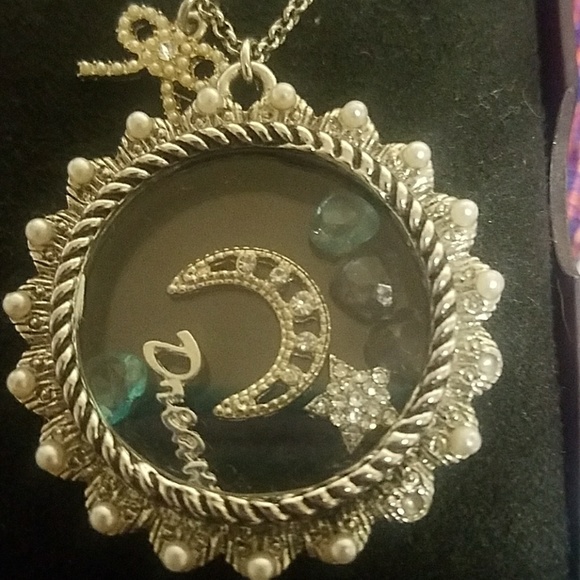Betsey Johnson celestial moon dream shake necklace - Picture 4 of 4