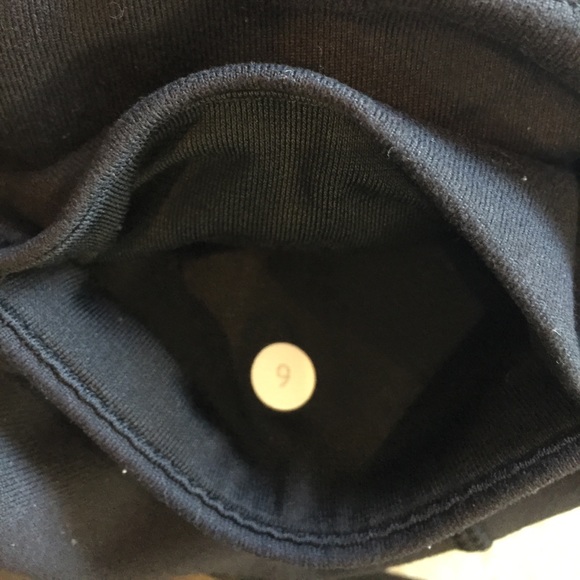 Original Lululemon Wunder Under Crops 6 - Picture 2 of 5