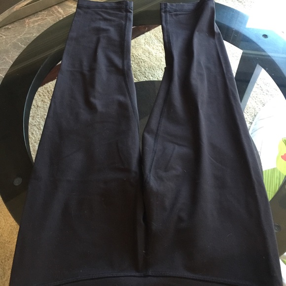 Original Lululemon Wunder Under Crops 6 - Picture 5 of 5
