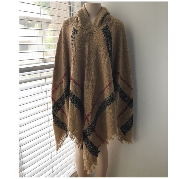 🎄S A L E 🎄 Fringy Plaid Hoodie Poncho - Picture 2 of 4