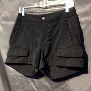 Athleta Cargo Shorts Trekkie Six Pocket Black
