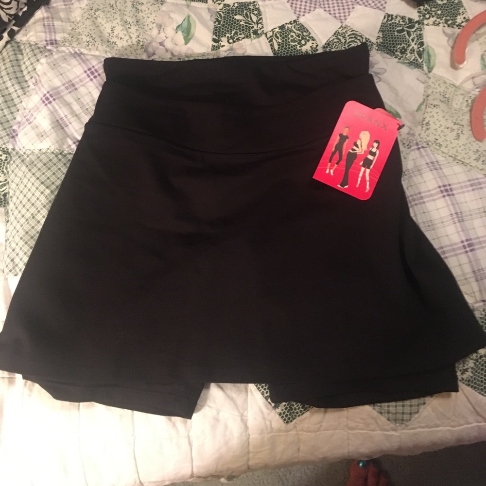 Spanx skort (skirt with shorts underneath) size L