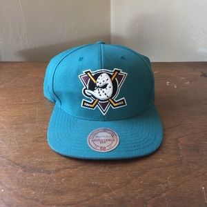 Vintage Mitchell & Ness Anaheim mighty ducks hat