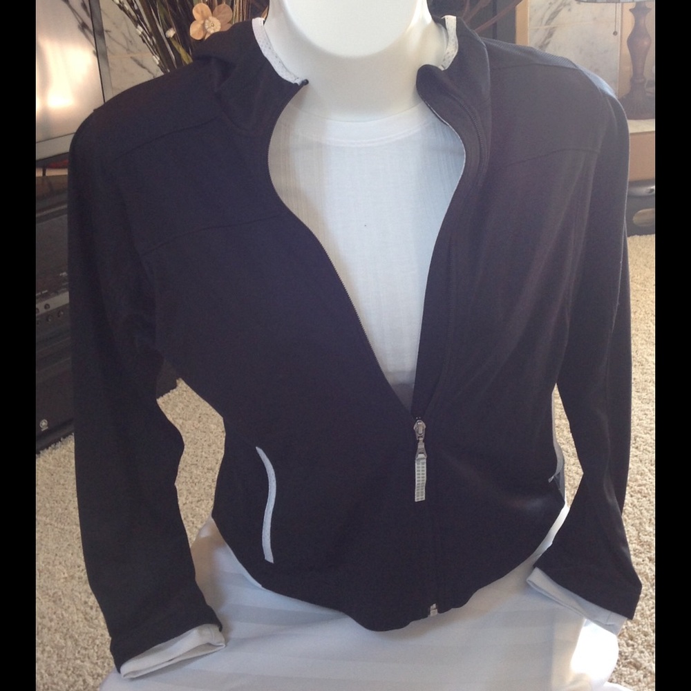Nike Full Zip size medium running jacket.