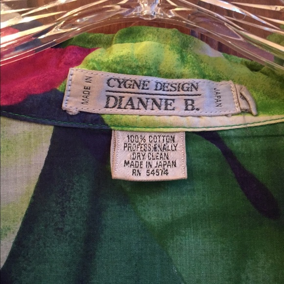 Retro two-piece skirt and blouse set. - Picture 2 of 4