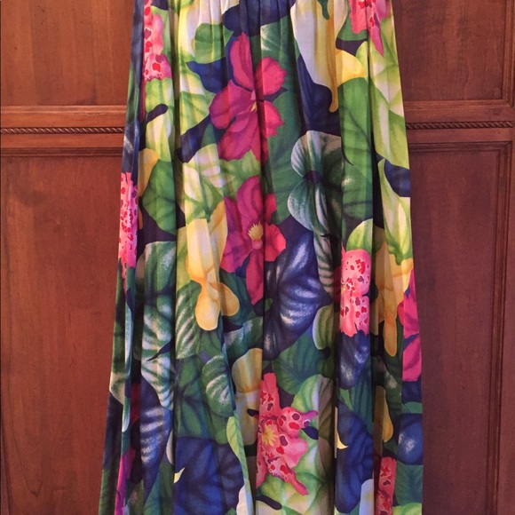 Retro two-piece skirt and blouse set. - Picture 3 of 4