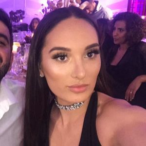 Meet your Posher, Elinor