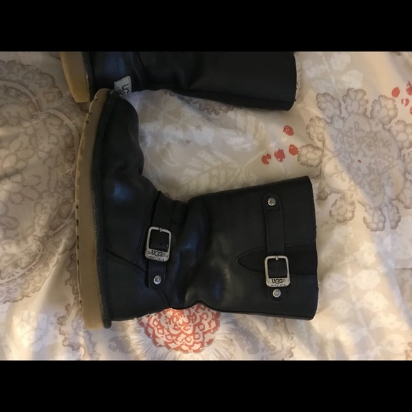 🌸Being donated 8/5🌸Used black leather UGGS - Picture 3 of 6
