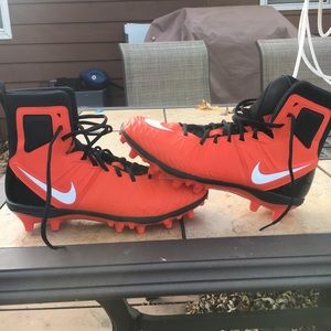 Force Savage Nike Cleats