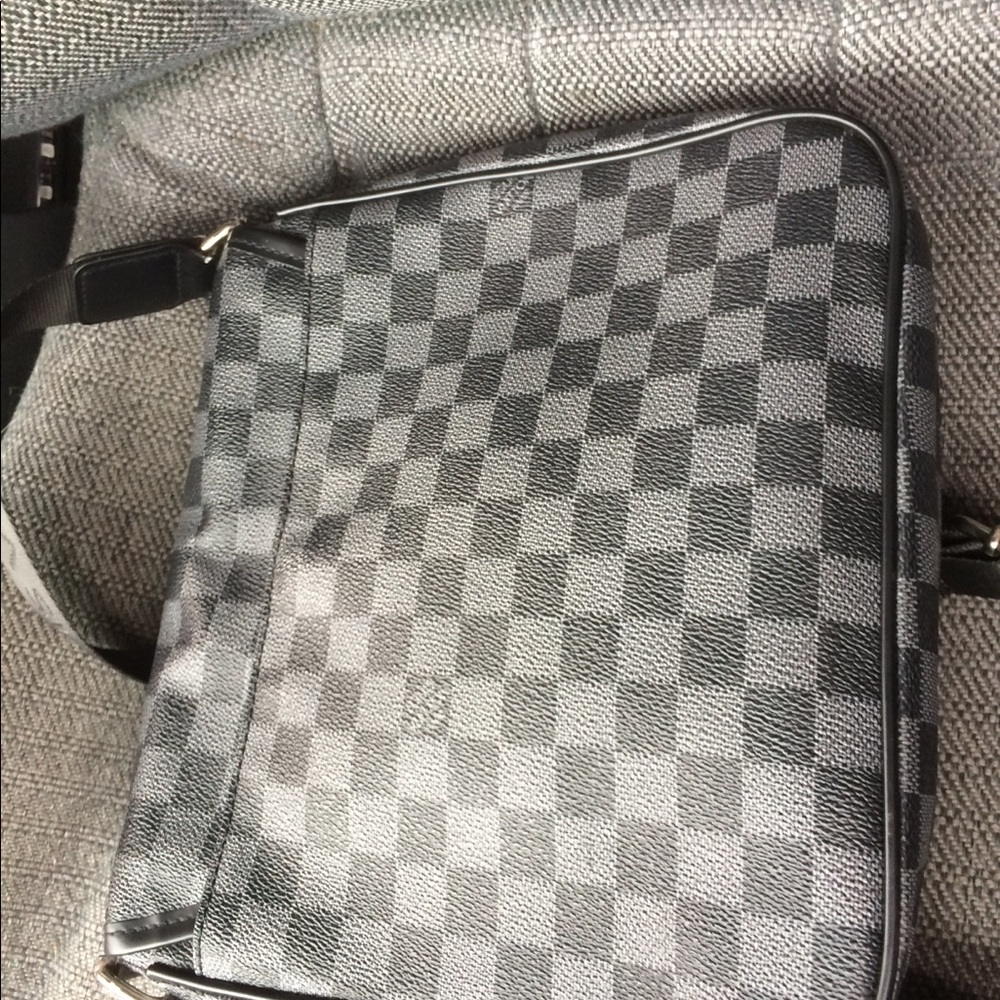 Louis Vuitton Sachel