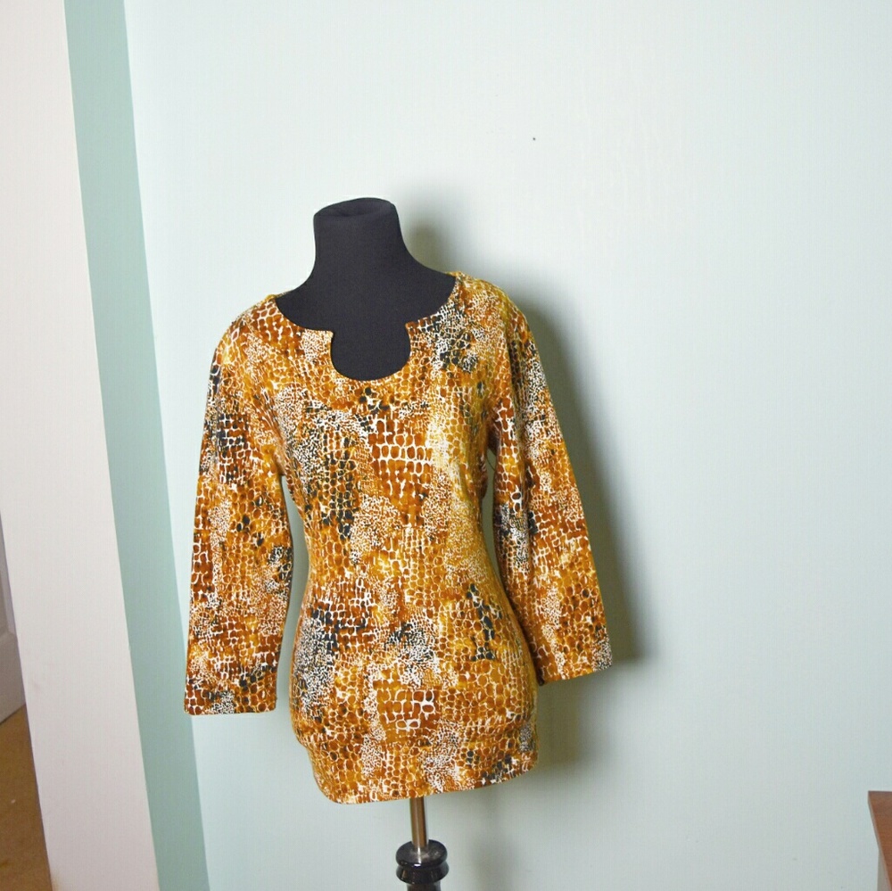 Stunning Tan Snakeskin Design Blouse - Picture 1 of 2