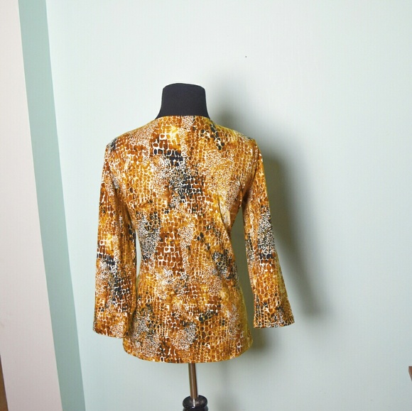 Stunning Tan Snakeskin Design Blouse - Picture 2 of 2