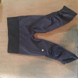 Dark Purple/Black lululemon Ebb & Flow Size 4