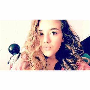 Meet your Posher, Alyvea