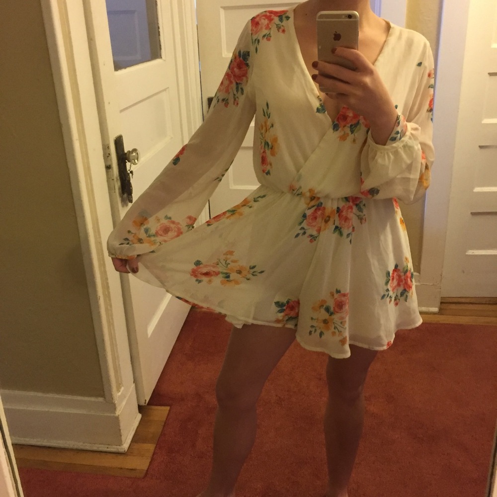 Like New Floral Surplice Romper