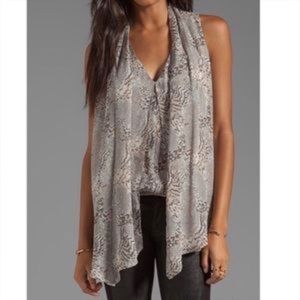 Elizabeth and James sleeveless silk blouse sz s