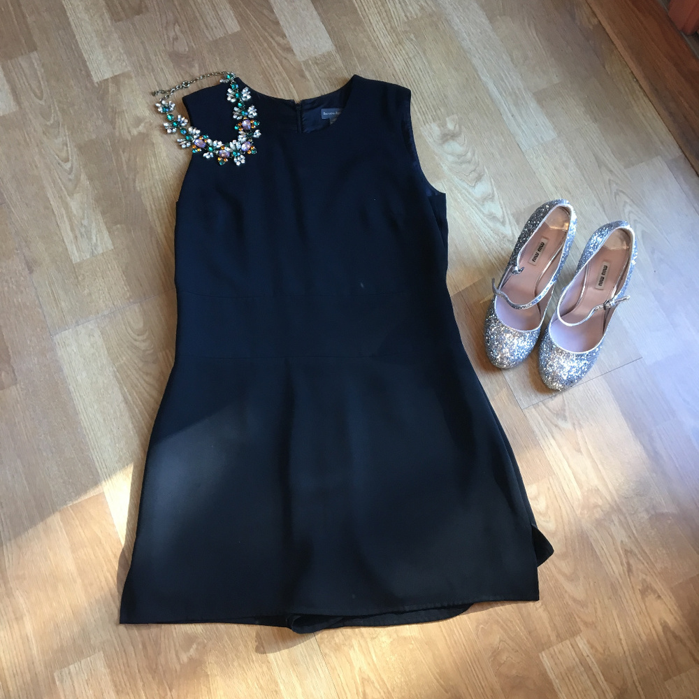 Classic Banana Republic Little Black Dress ❤️