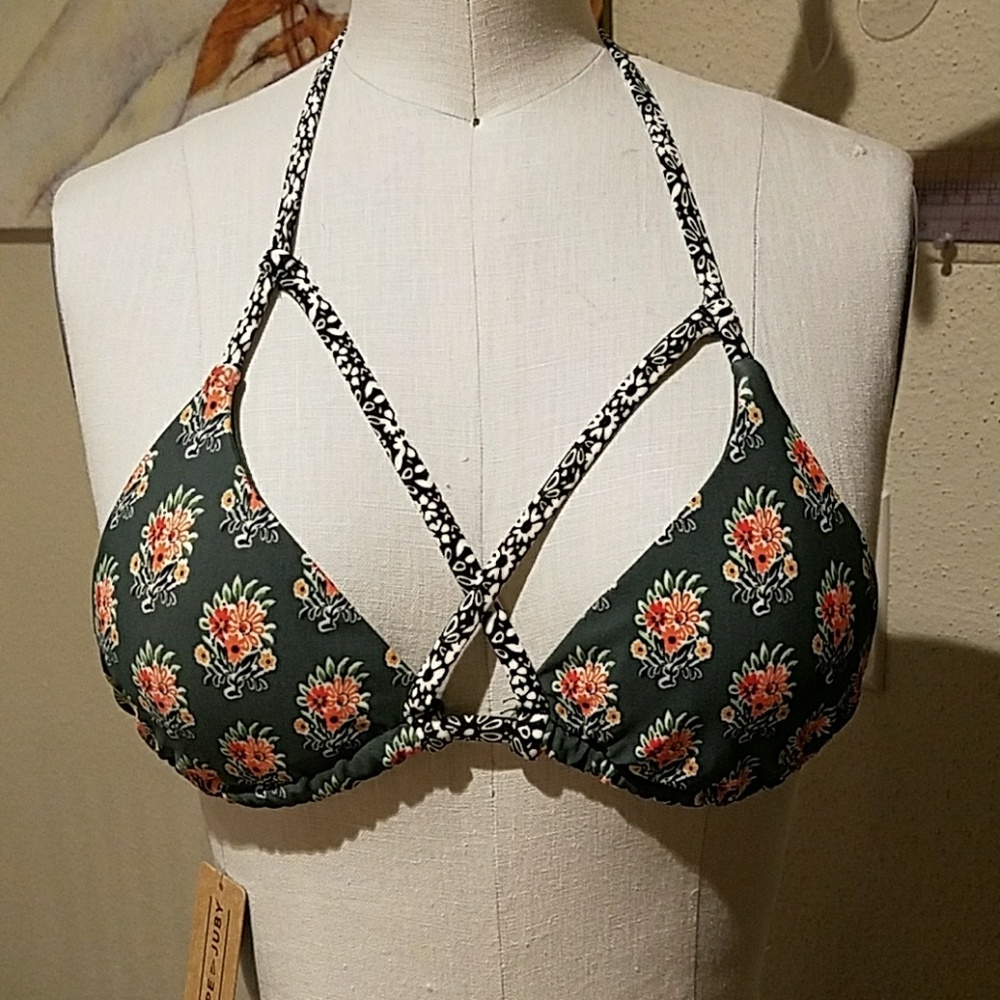Strapped bikini top