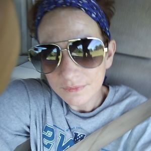 Meet your Posher, Adrienne