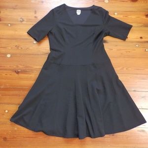 Black Ribbed Knit Fit and Flare LBD Sz16