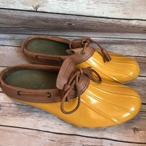 duck shoes yellow