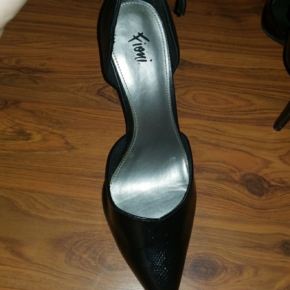 Black heals - Picture 2 of 3