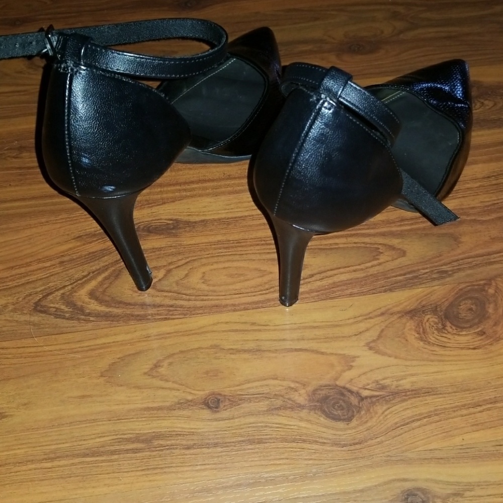 Black heals - Picture 3 of 3