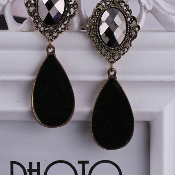 Vintage Black Crystal Drop Statement Earrings - Picture 5 of 6