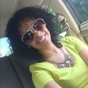 Meet your Posher, Ambar