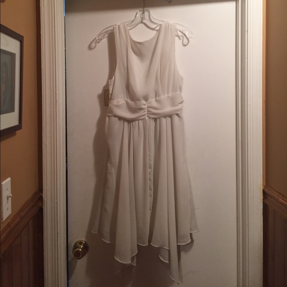 Sleeveless dress - Picture 2 of 2