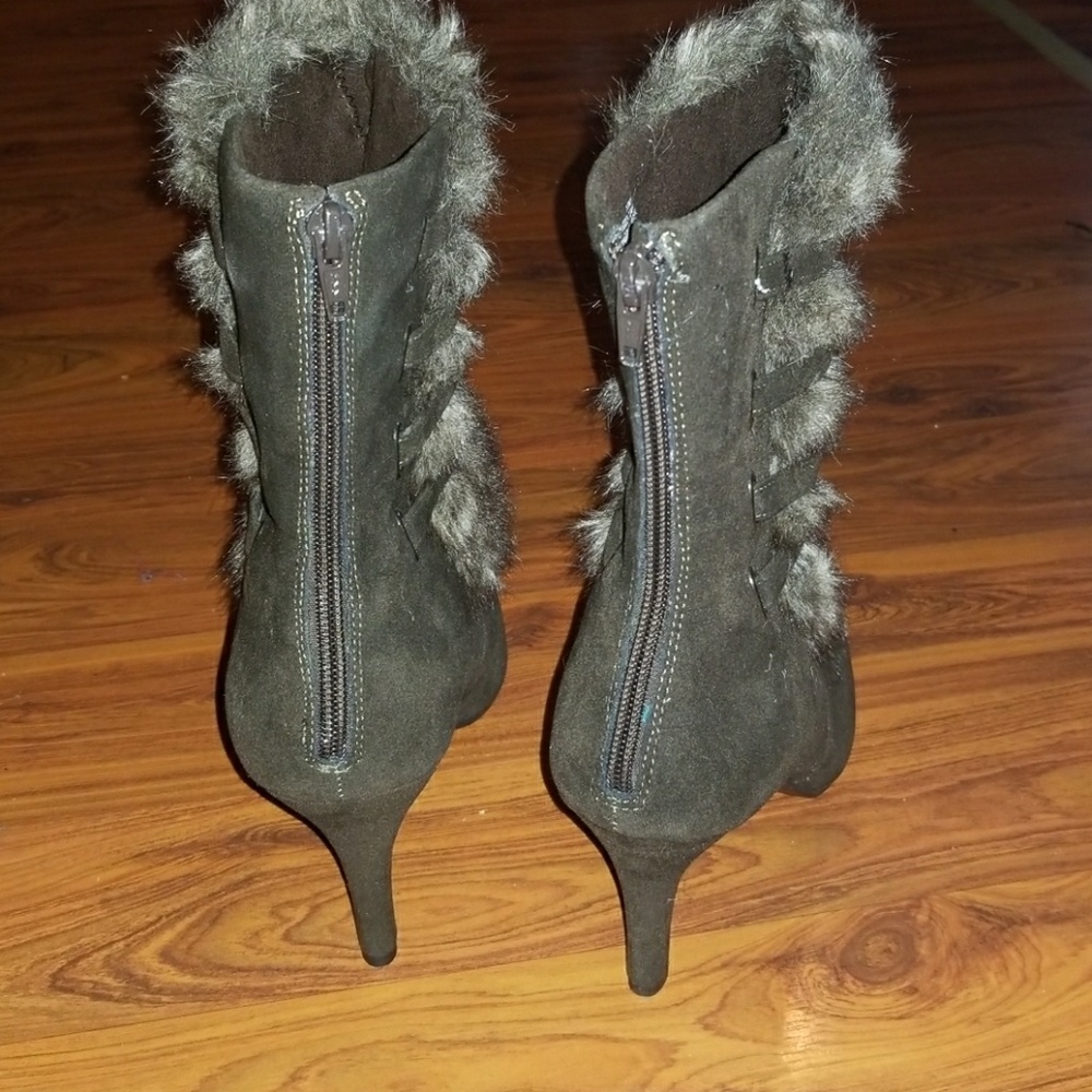 Boots - Picture 2 of 4